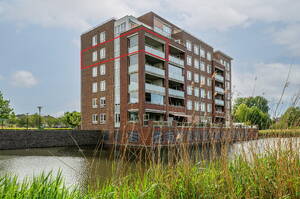 Palissanderhout 88 BARENDRECHT Palissanderhout 88 BARENDRECHT